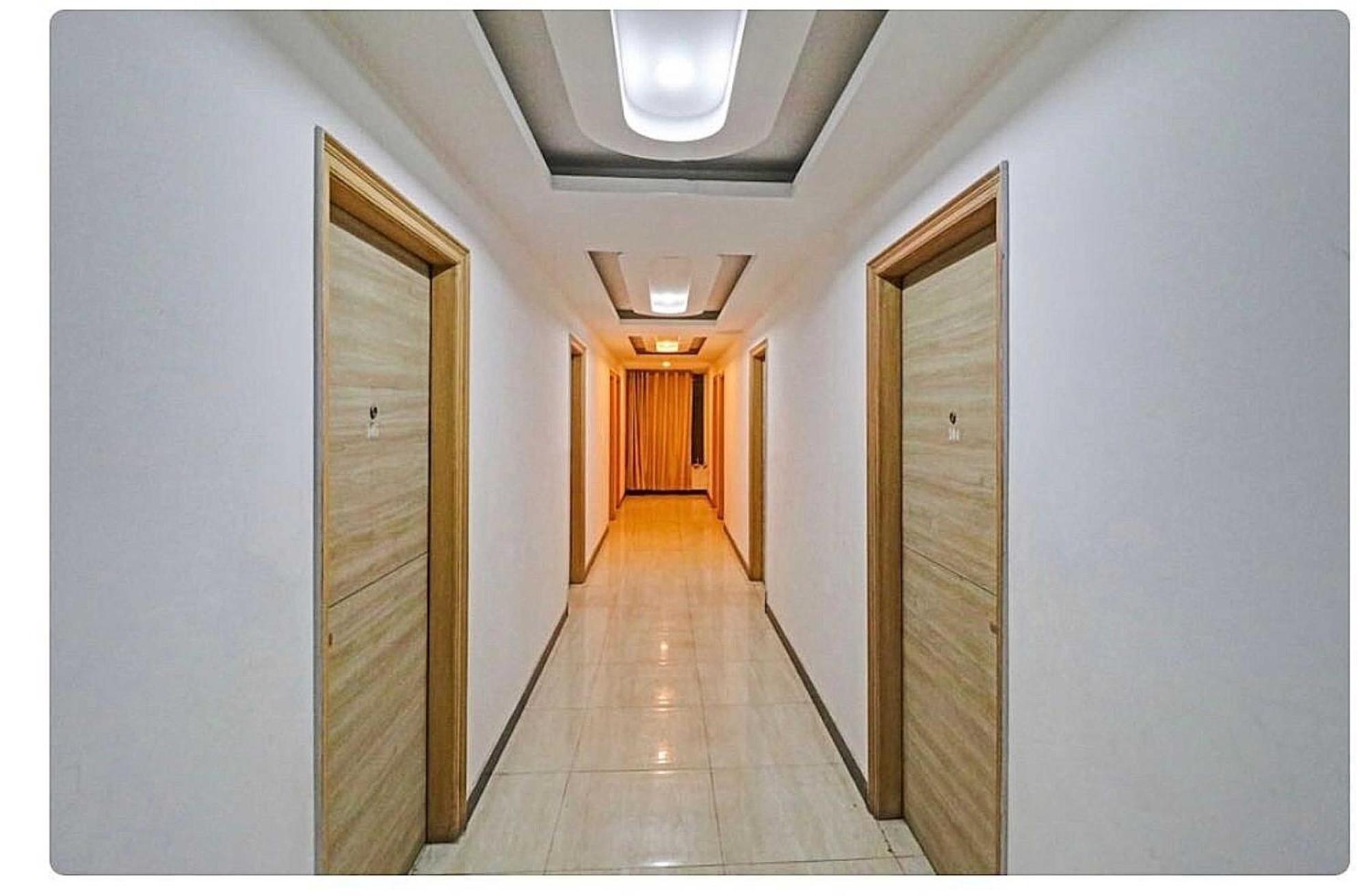 Super Hotel O Mahal Нью-Дели Экстерьер фото